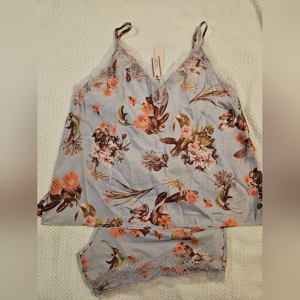 Brand new Victoria's Secret 2 piece pajamas